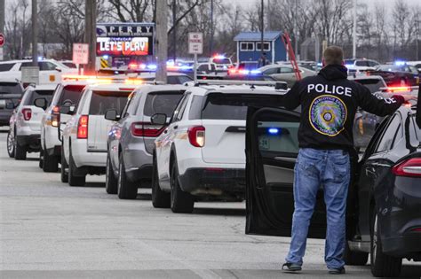 iowa high school shooting|Iowa school shooting leaves 2 dead, including 6th grader and 17 .